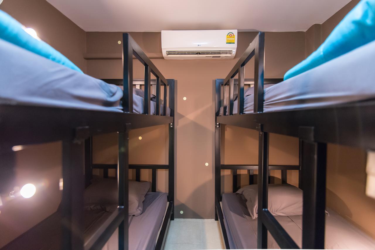 Full Stop. Hostel Patong Luaran gambar